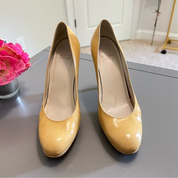 Stuart Weitzman Taupe Tan Patent Leather Round Toe Heels - Picture 2 of 11